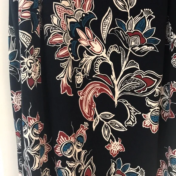 Sleeveless Printed Swing Dress - Picture 4 of 6